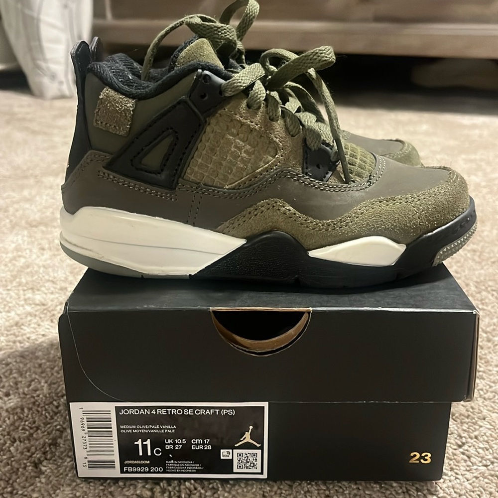 Jordan Kids Sneakers in Olive and Black